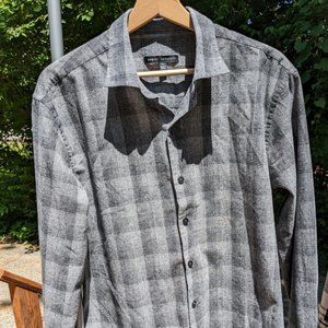 Robert Barakett Button Up